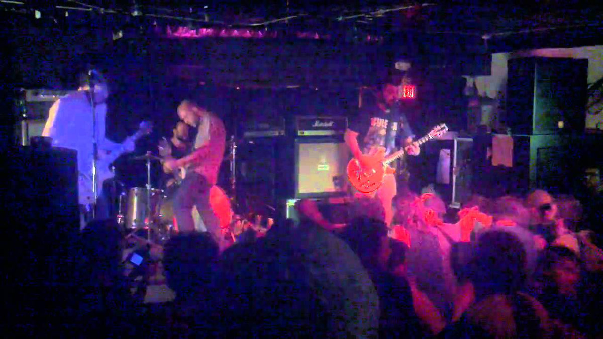 3/18/2011 - Torche @ Strange Matter